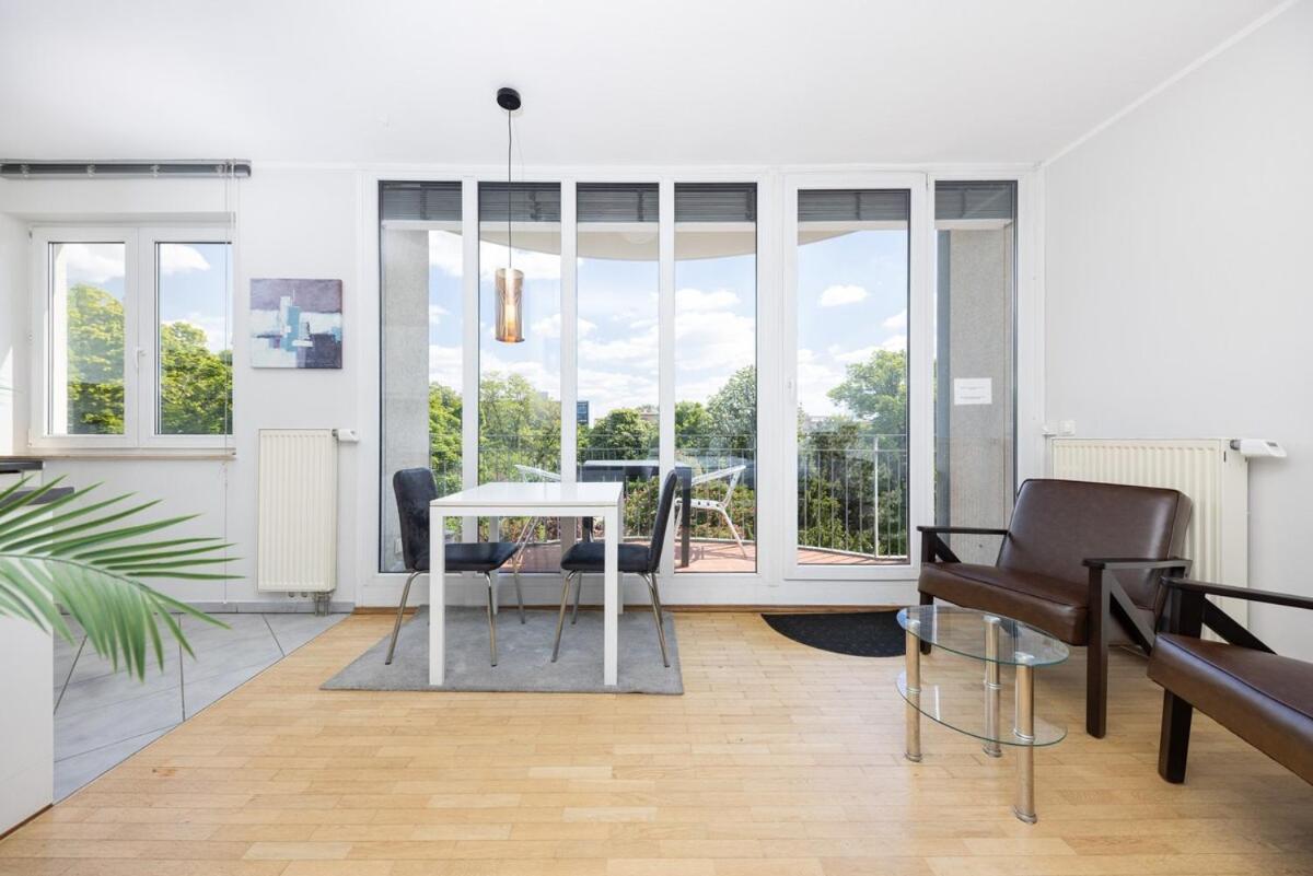 Habitat Apartment *