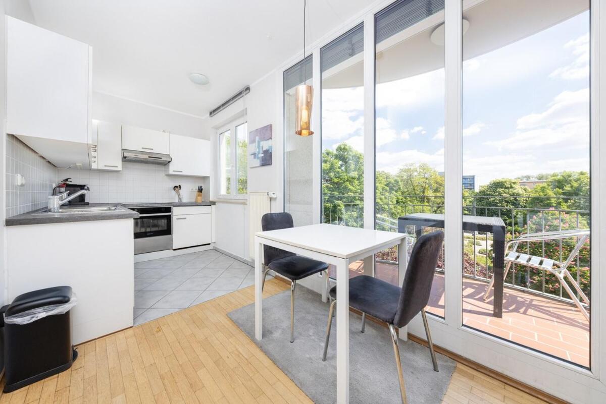 Habitat Apartment *